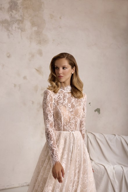 https://www.sposa-lia.com/images/stories/virtuemart/product/per-in white-019-tayla-02.jpg